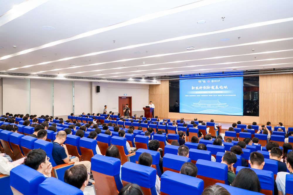 1692779946649532.jpg 1692779946649532.jpg