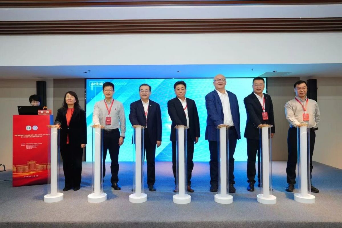 1762247196608710.jpg 1762247196608710.jpg