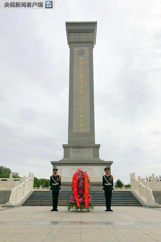 习近平踏访河西走廊_图片_017.jpg