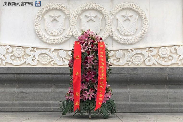 习近平踏访河西走廊_图片_018.jpg