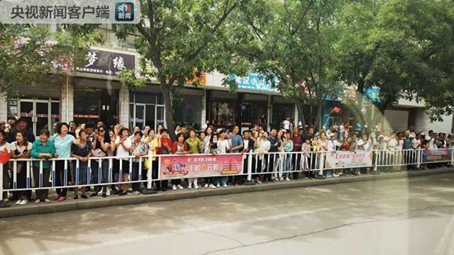 习近平踏访河西走廊_图片_026.jpg
