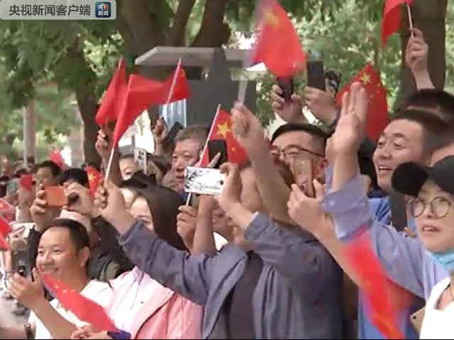 习近平踏访河西走廊_图片_027.jpg