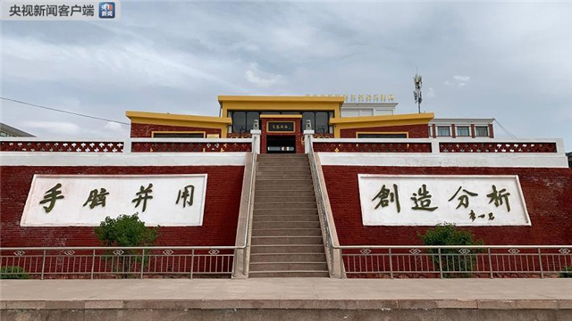 习近平踏访河西走廊_图片_032.jpg