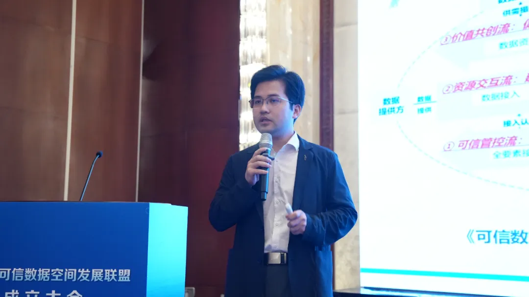 1755481356886346.jpg 1755481350538.jpg