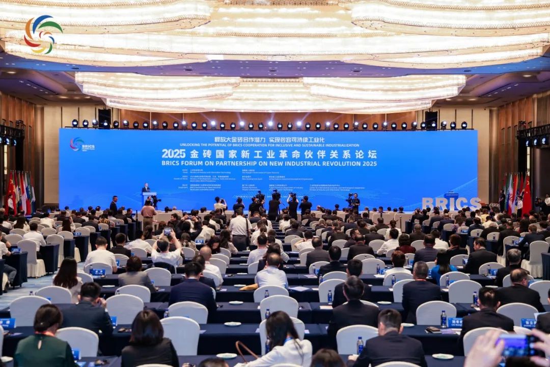 1758508203134408.png ed5bc3bb-f040-4f3b-9560-f8012cabcc17.png