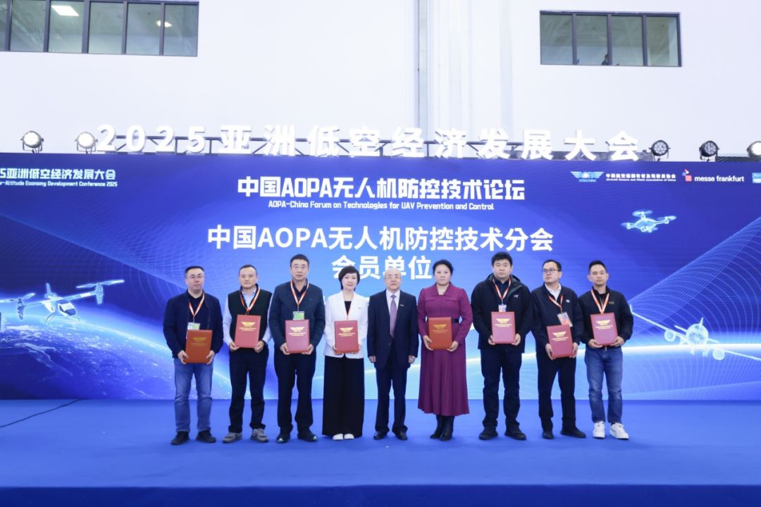 1765347505423600.png 1e25d6ef-bcc5-43b8-87be-e2de56a6af77.png