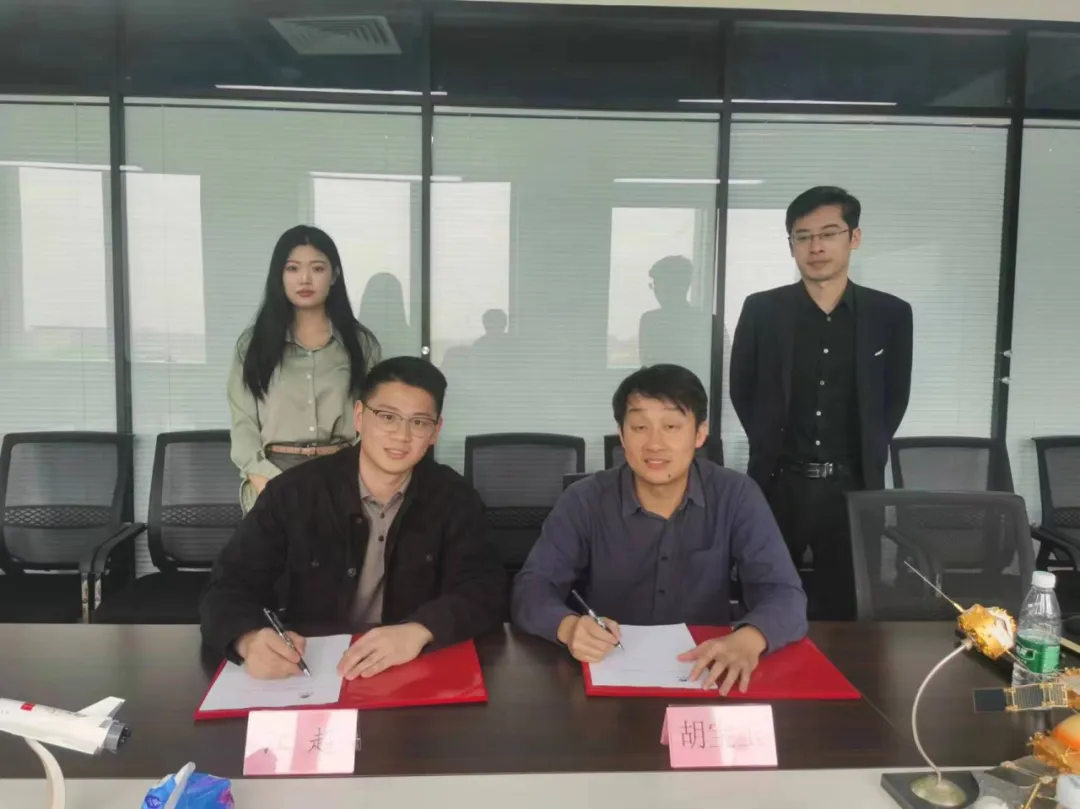 1713841963314216.jpg 1713841954199.jpg