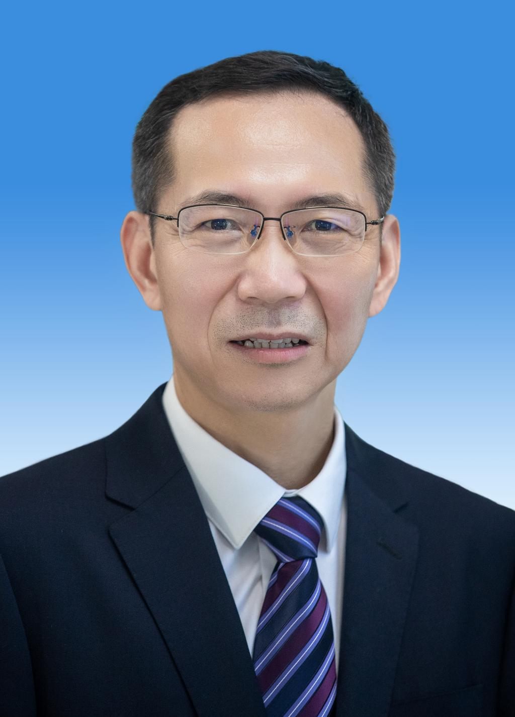 杨金龙.jpg