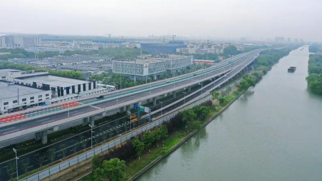 下載 (1).jpg
