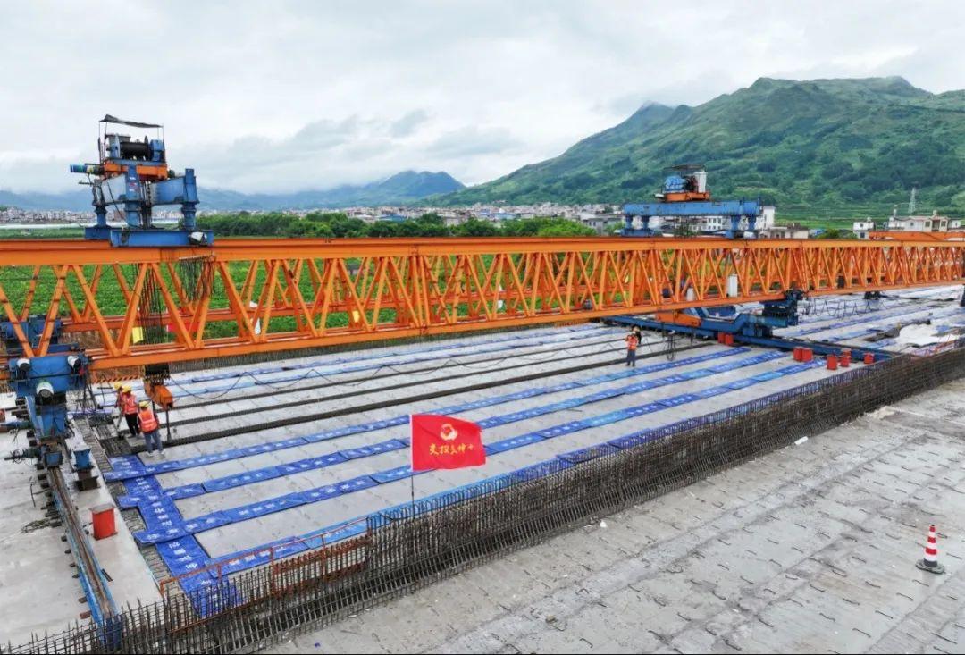 1755533090947137.jpeg b2de9c82d158ccbf2c9ca6ece917ef2eb0354127.jpeg