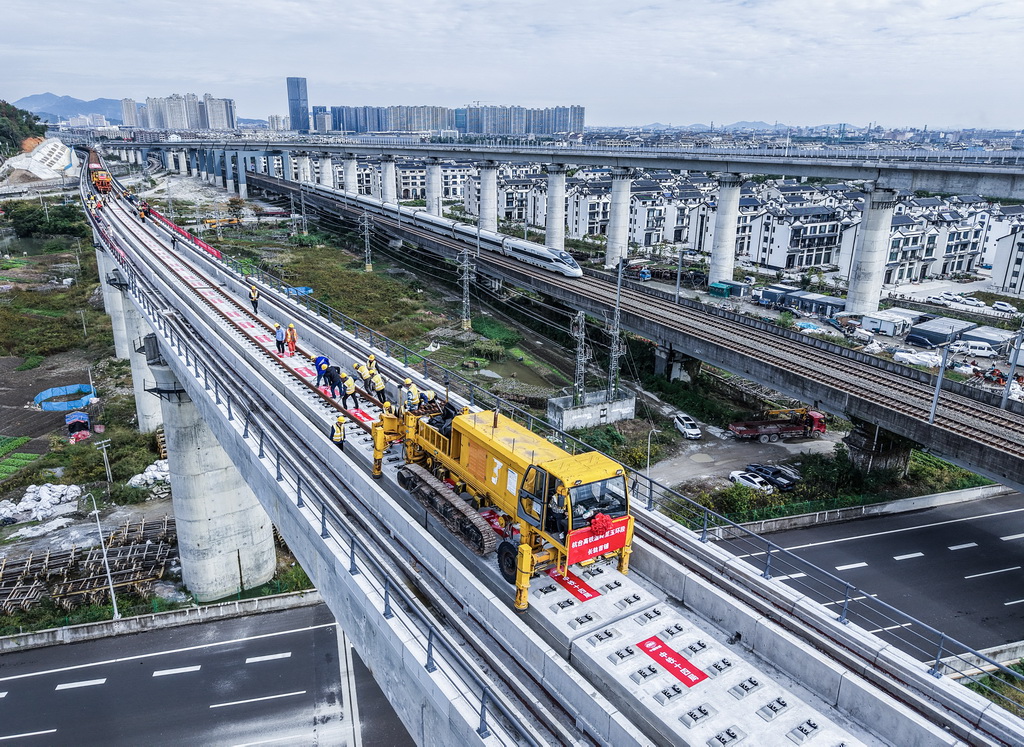 1762353647923025.jpg MAIN17623276909584P09T2EQE8.jpg