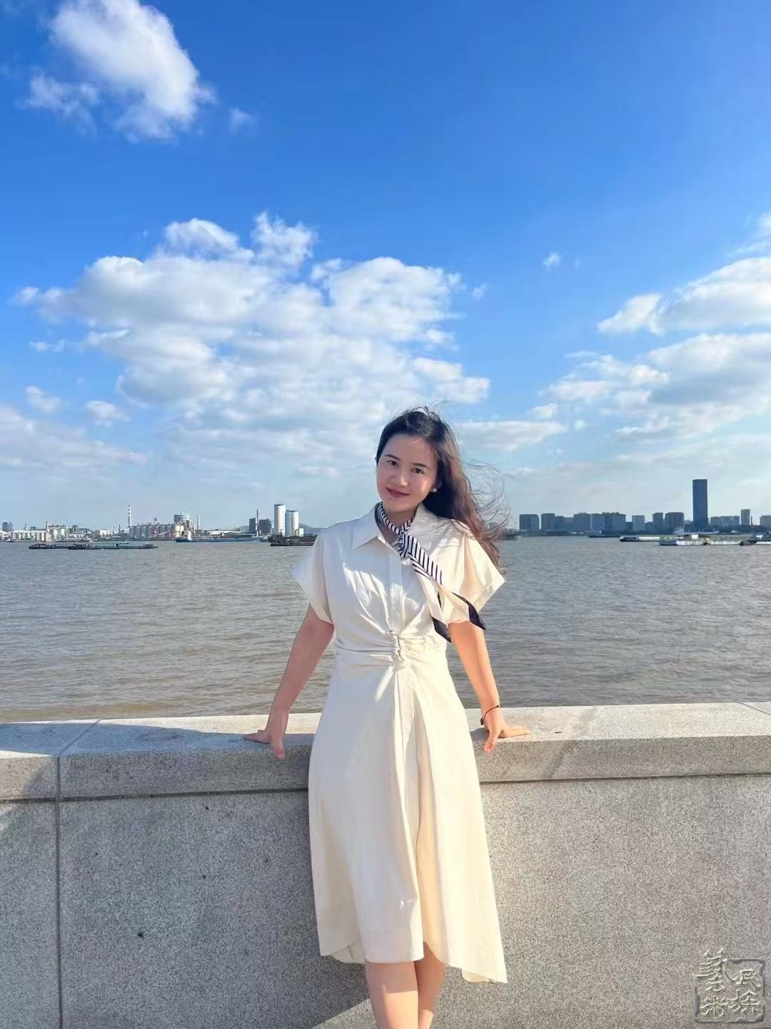 张娜 个人生活照_副本.png