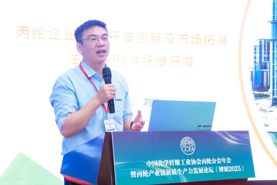 刘雄.JPG