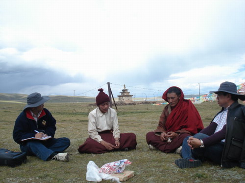 措瓦嘎则寺(黄河源头鄂陵湖畔),2009年9月6日,张小敏摄