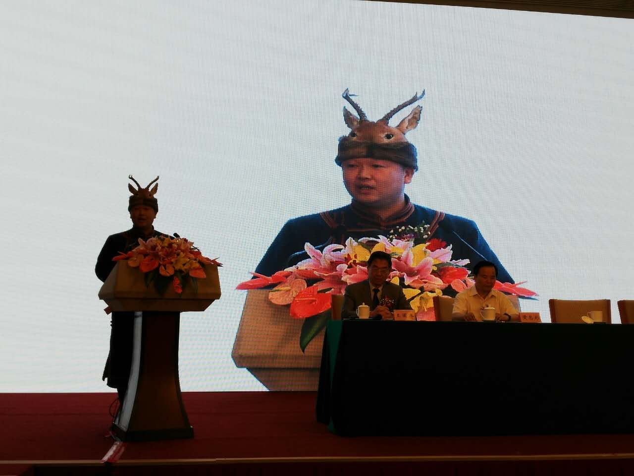 何雪光副旗长介绍鄂伦春民族发展史