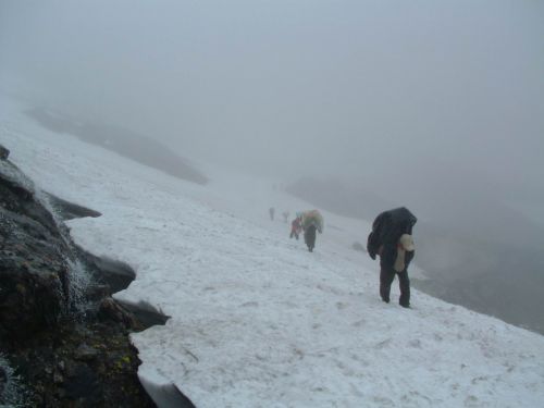 从西线进入墨脱的必经之路，翻越多雄拉雪山