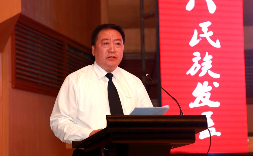 佳木斯市人民政府副市长李晓龙致辞