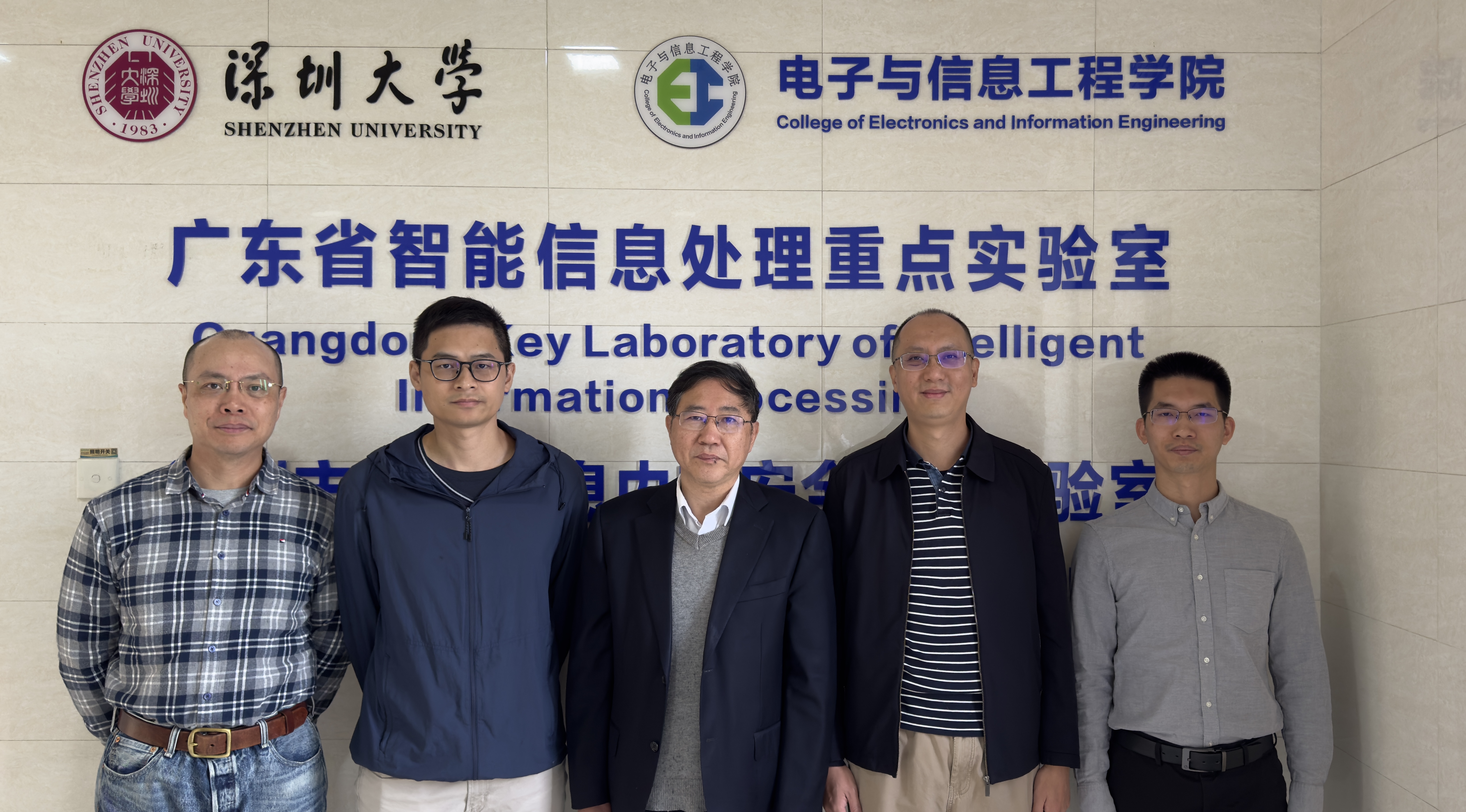 合影_207978112.jpg