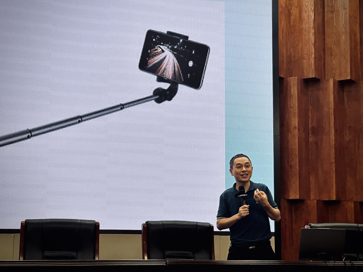 1759995798727520.png 1759995798727520.png