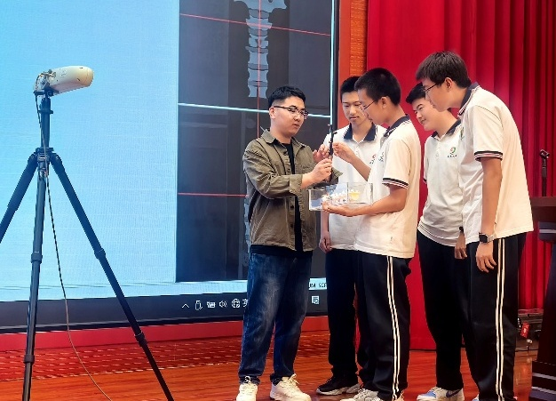 1760079175373761.png 1760079175373761.png