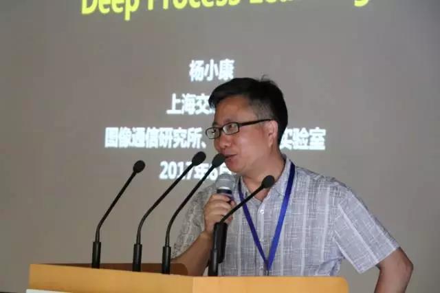 杨小.jpg