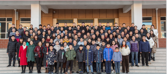 河北省青少年科技辅导员机器人技术培训班合影.png