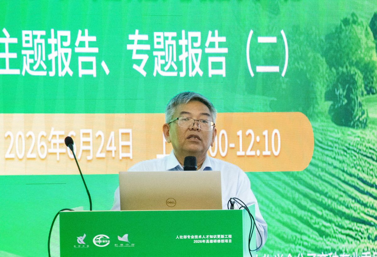 杨远柱特写.jpg