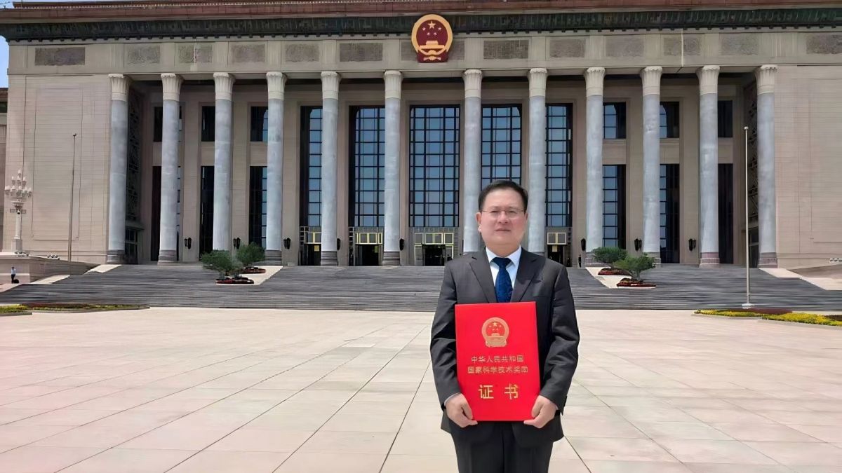 李新海1.jpg